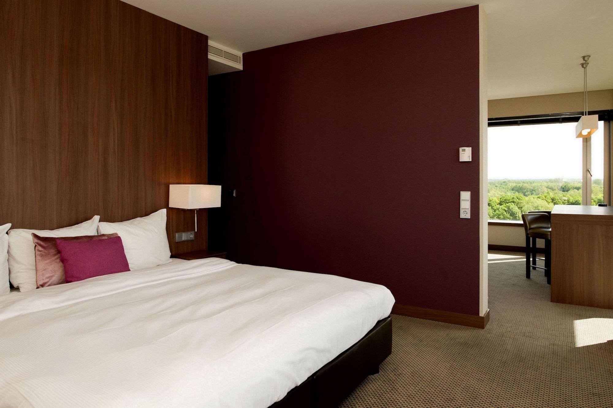 Van Der Valk Hotel Duesseldorf Экстерьер фото