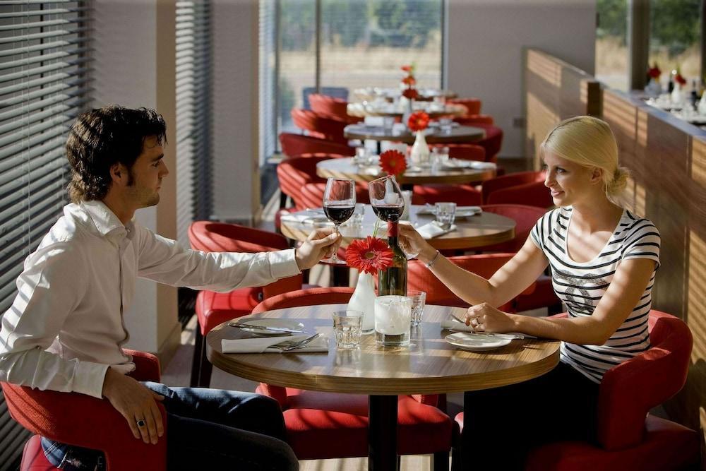 Van Der Valk Hotel Duesseldorf Экстерьер фото